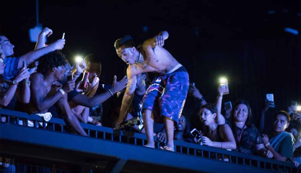 XXXTentacion performing in his concert in Miami.
